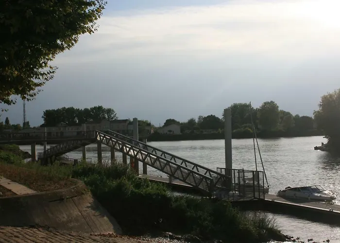 Quai Souchet Дом отдыха *